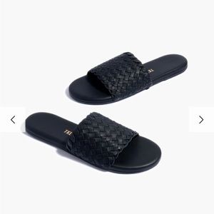 BRAND NEW NEVER BEEN WORN TKEES BETTY SABLE IN SIZE 6